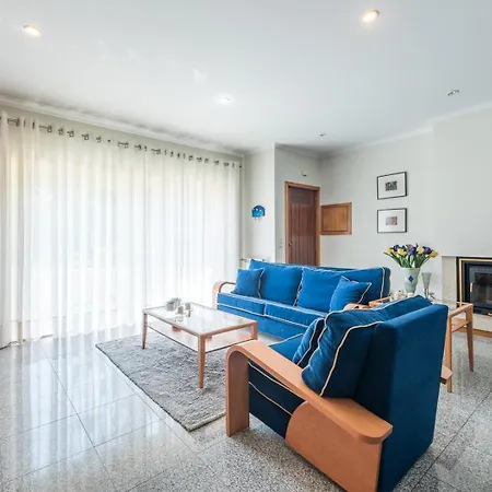 Guestready - Parrot In The Lilies Guest house Esposende