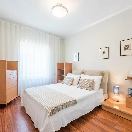 Guestready - Parrot In The Lilies Guest house