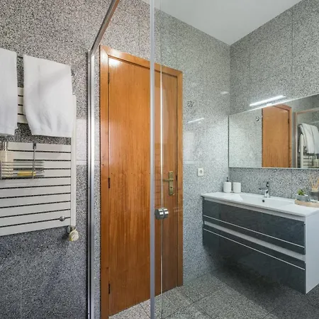 Guestready - Parrot In The Lilies Esposende