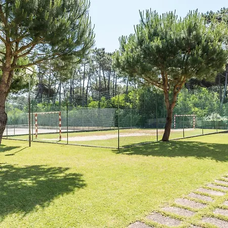 Guestready - Parrot In The Lilies Esposende