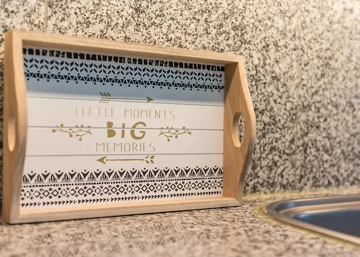 Guestready - Parrot In The Lilies בית הארחה אספוסנדה